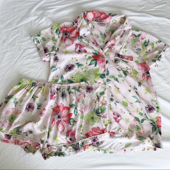 Plum Pretty Sugar Other - Never worn PJ set 💕